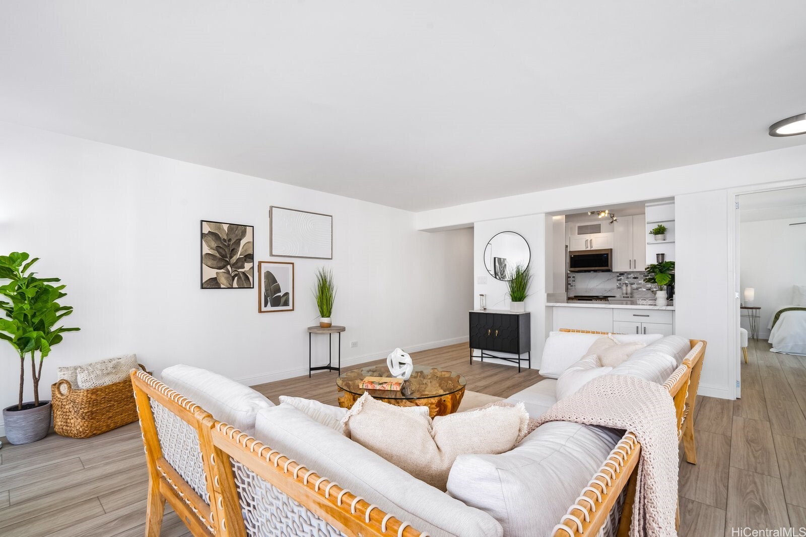 Property Photo:  2575 Kuhio Avenue 1702  HI 96815 