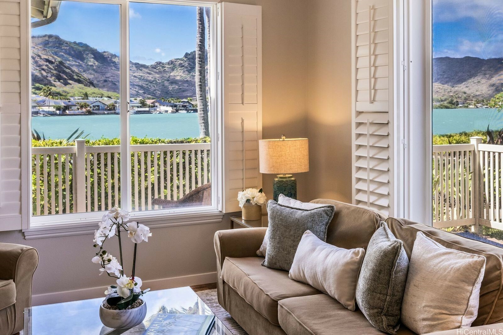 Property Photo: 580 Lunalilo Home Road B3402 HI 96825