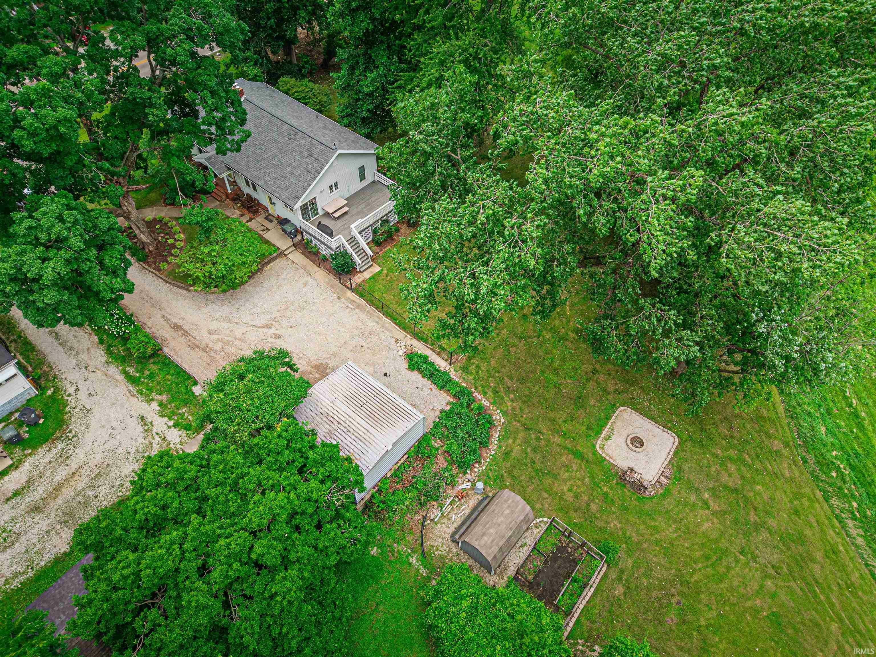 Property Photo: 4919 Stringtown Road IN 47711
