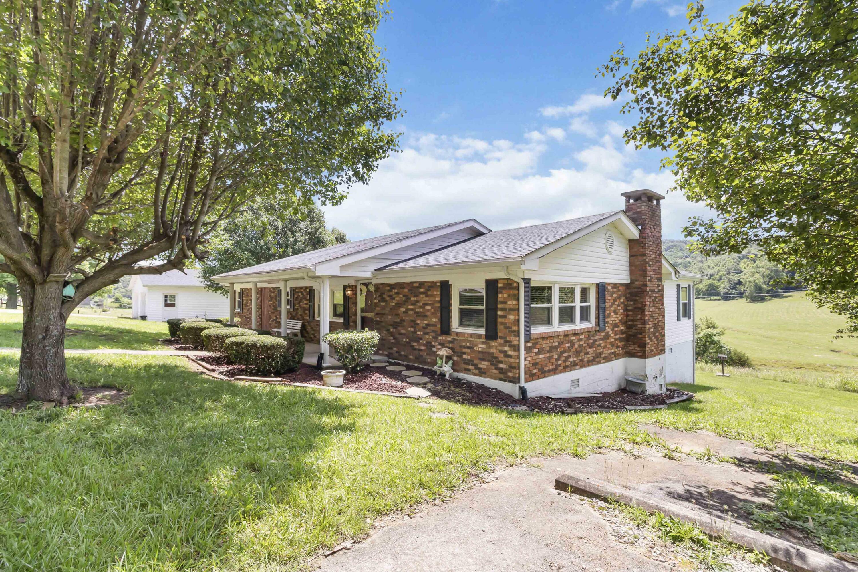 Property Photo: 1751 Piney Grove Road KY 42501