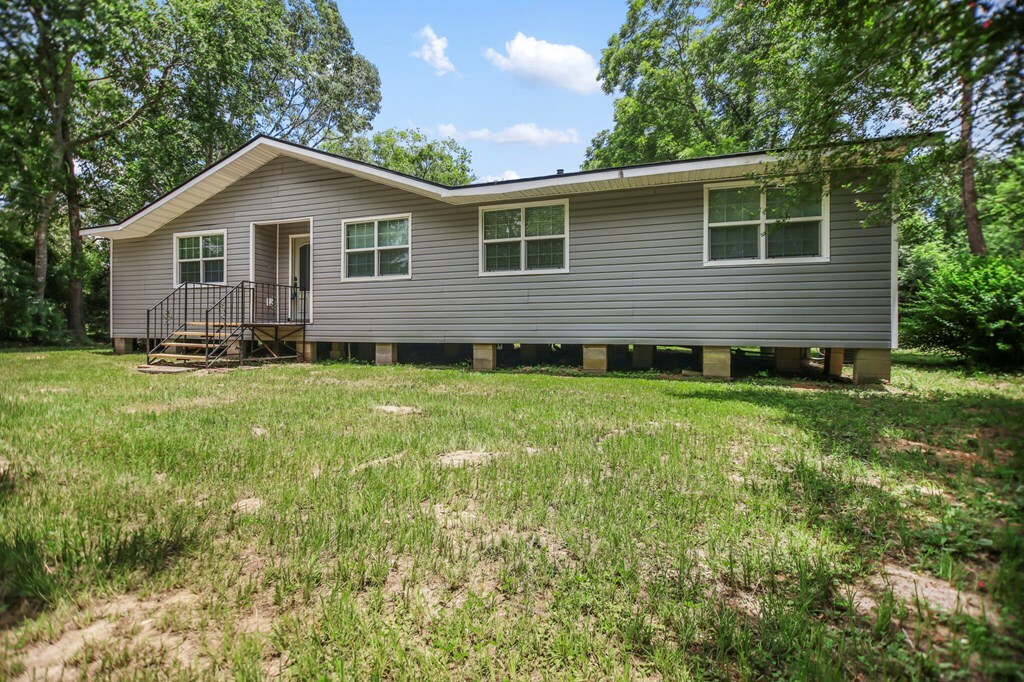 Property Photo:  175 Weeks Street  TX 75904 