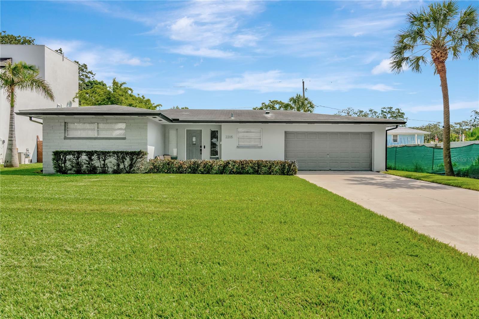 Property Photo: 2205 N Riverside Drive FL 33602