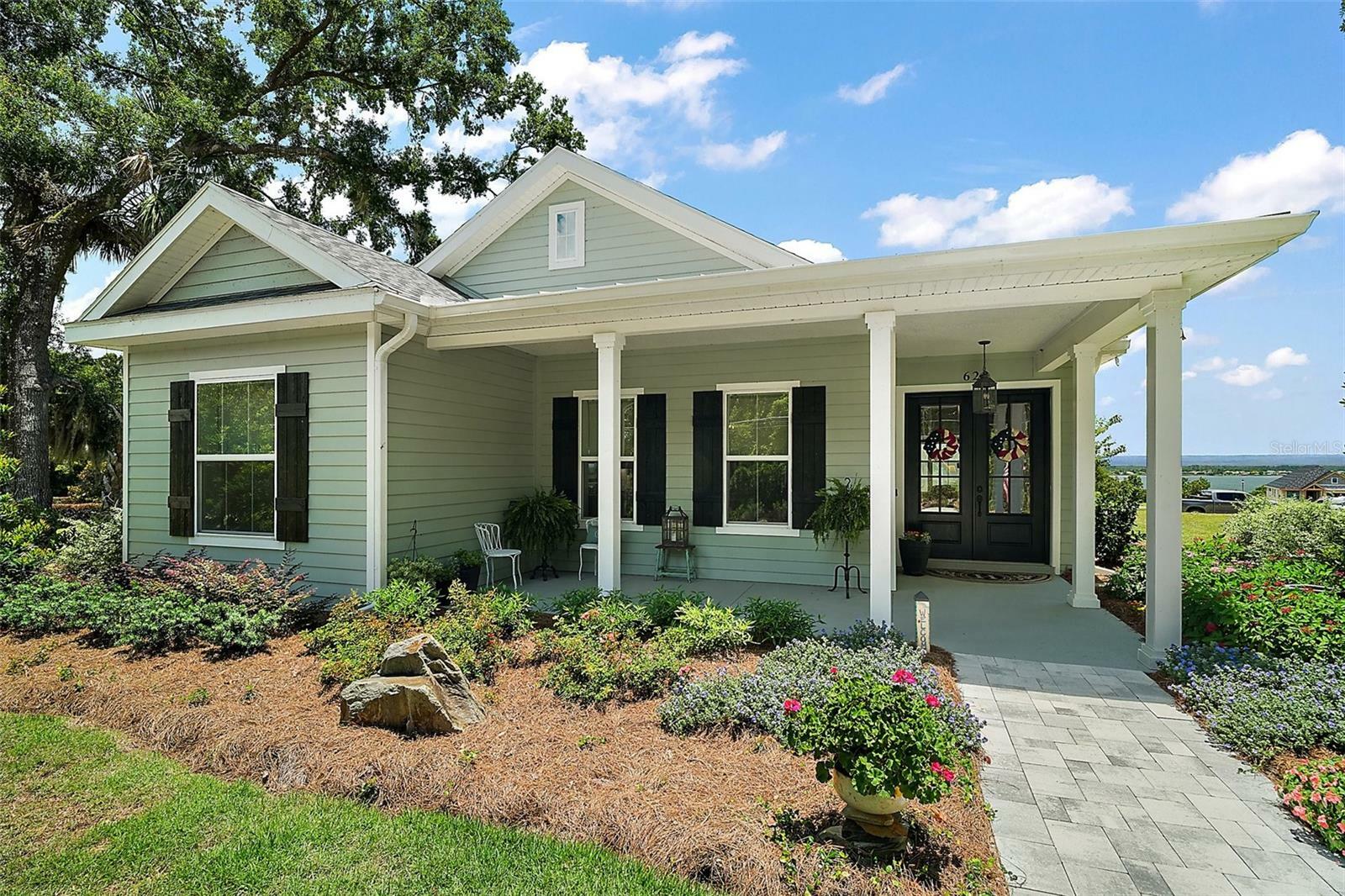 Property Photo:  622 W 11th Avenue  FL 32757 