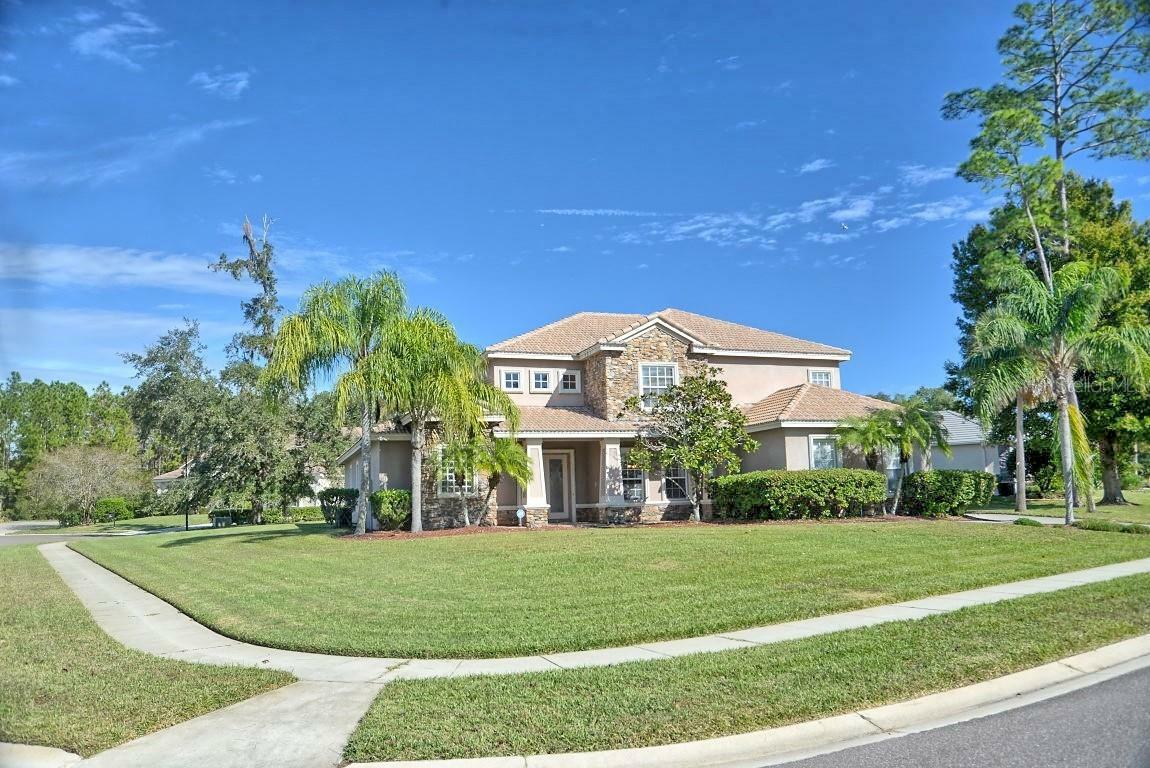 Property Photo: 1422 Foxtail Court FL 32746
