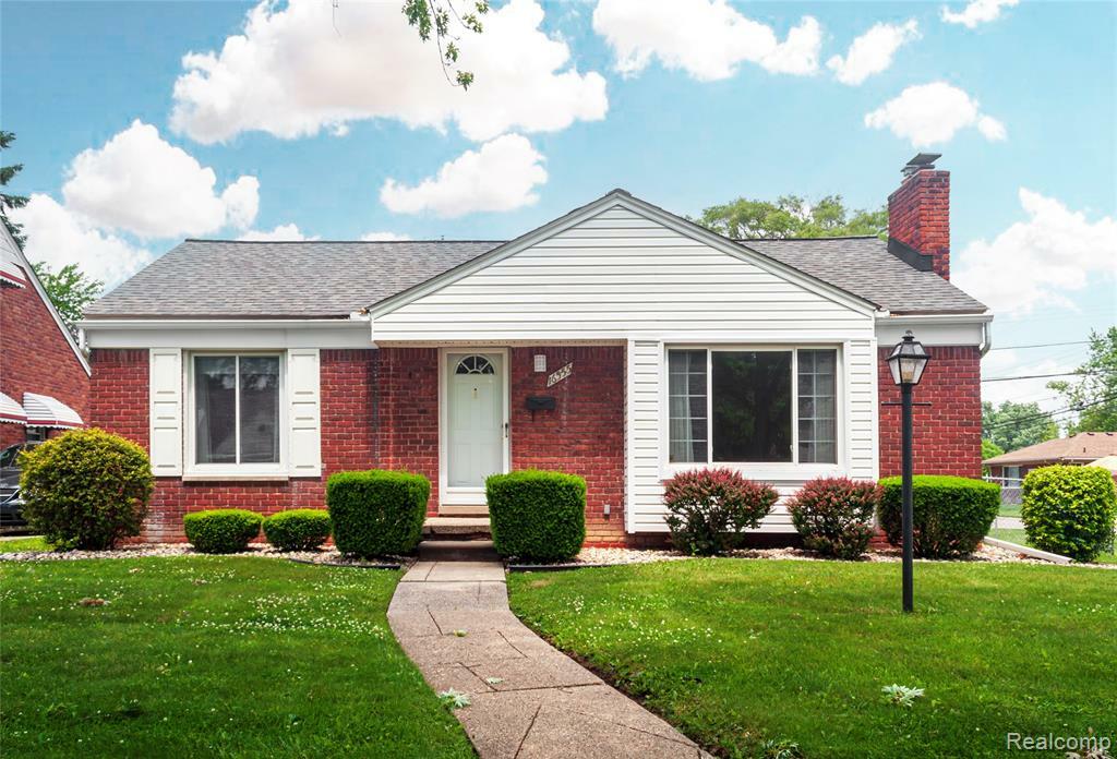 16555 Juliana Avenue  Eastpointe MI 48021 3077 photo
