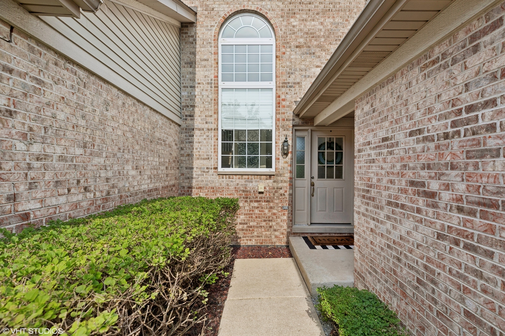 Property Photo: 105 Iliad Drive IL 60477