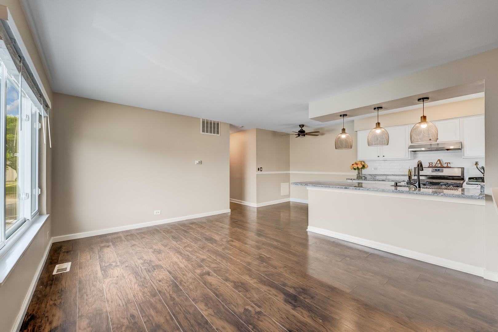 Property Photo: 1558 Quaker Lane 174D IL 60070