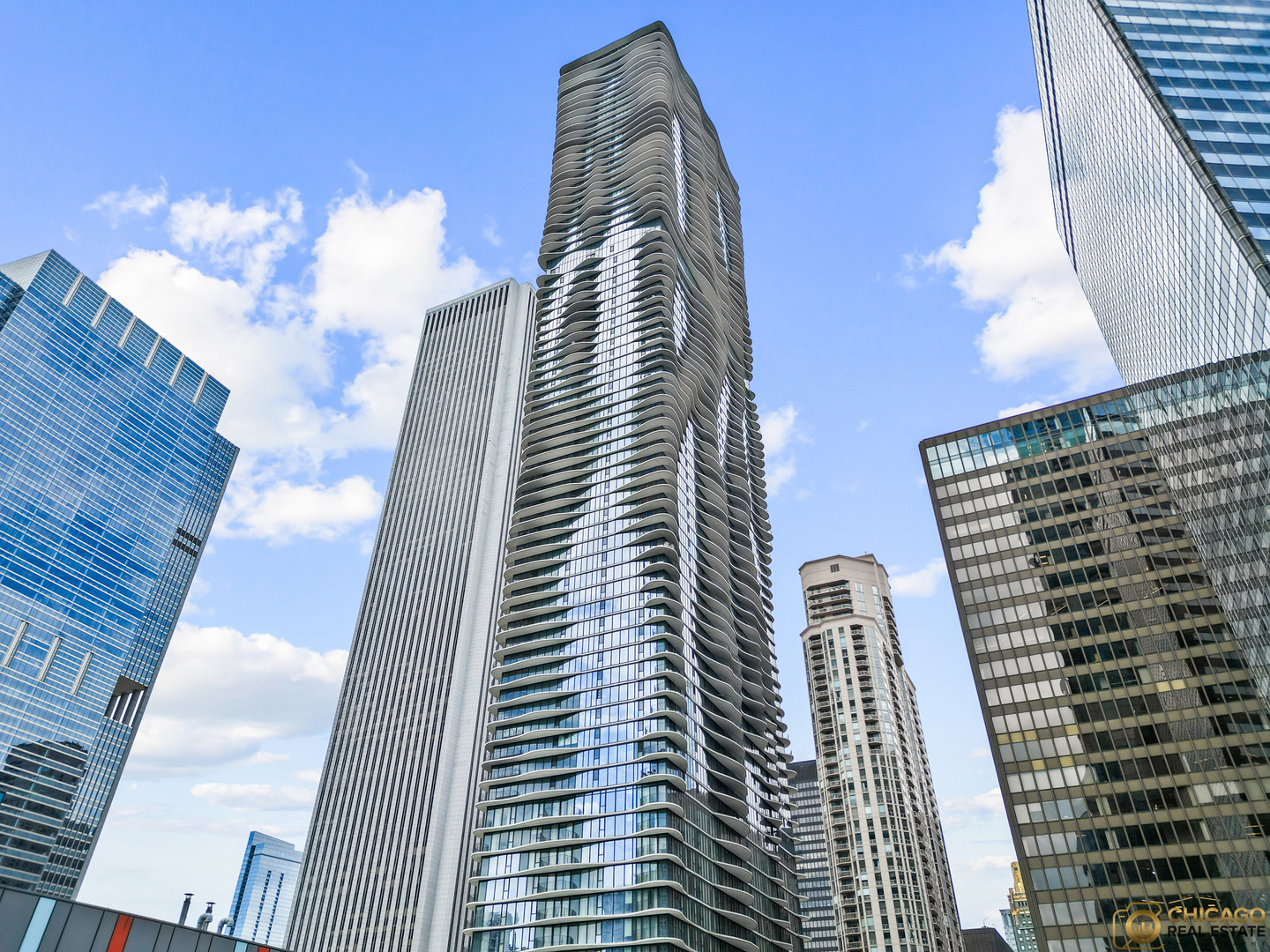Property Photo: 225 N Columbus Drive 6808 IL 60601