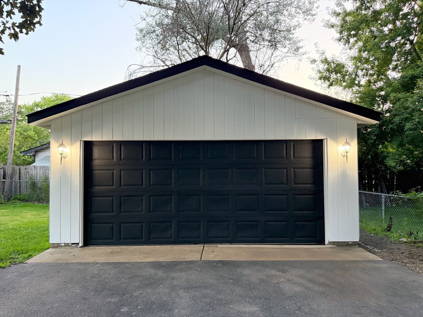Property Photo: 1318 Pine Grove Avenue IL 60073