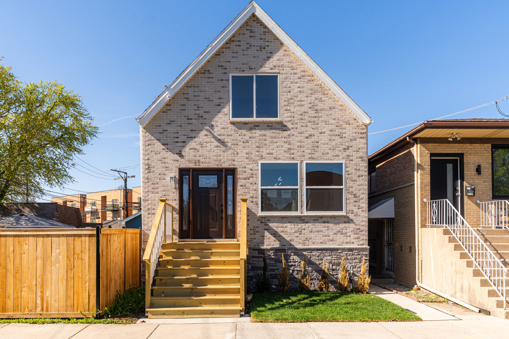 Property Photo: 4134 W Roscoe Street IL 60641