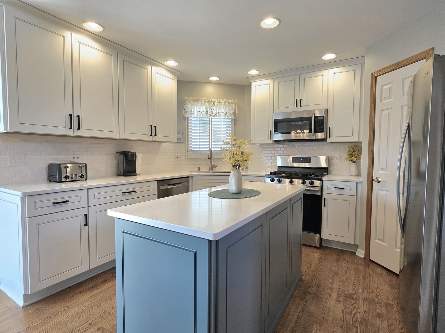 Property Photo: 3204 Apache Drive IL 60451