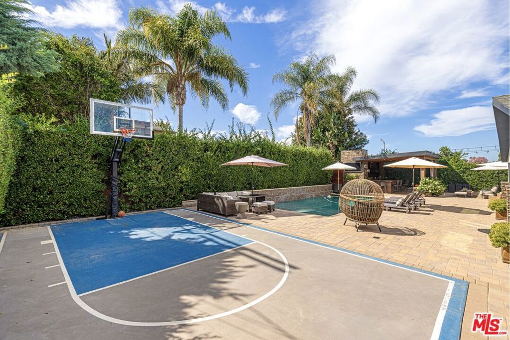 Property Photo: 22450 Hatteras Street CA 91367