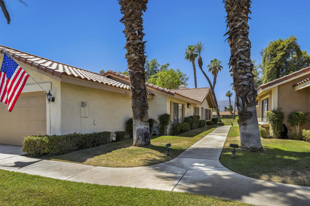 Property Photo:  417 N Sierra Madre  CA 92260 