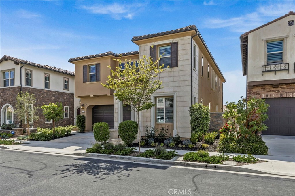 Property Photo: 1776 Canyon Oaks Lane CA 92610