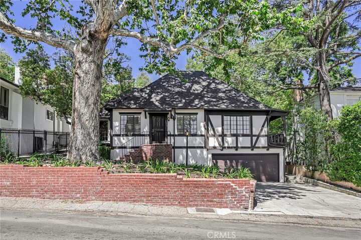 Property Photo: 3975 Van Noord Avenue CA 91604