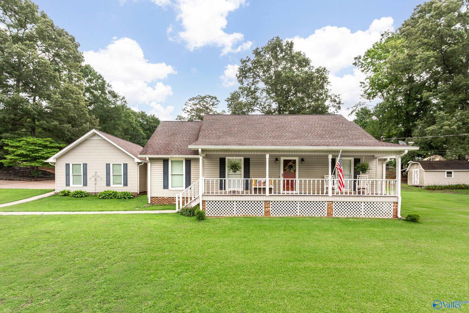Property Photo: 2445 Robertson Street W AL 35907