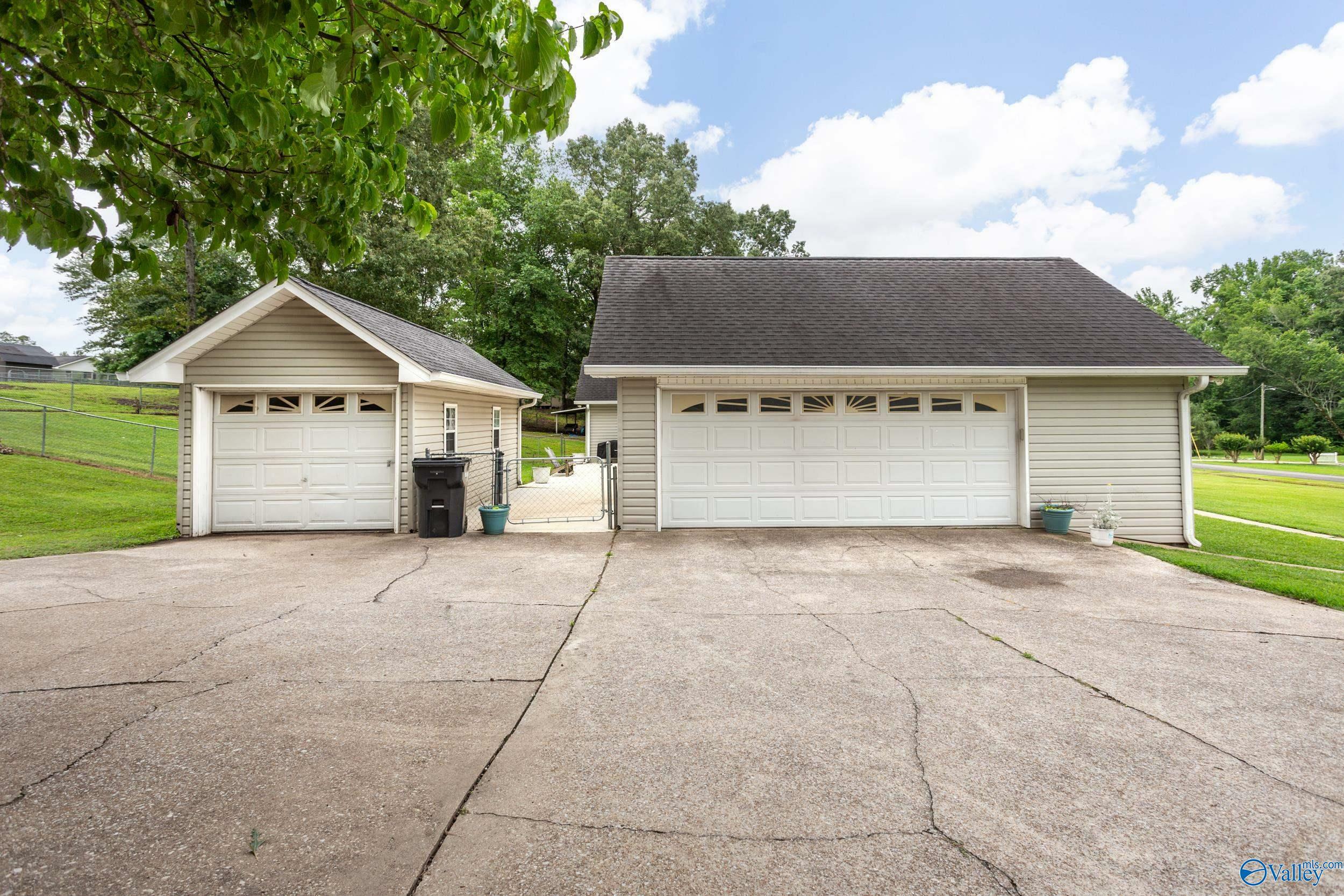 Property Photo: 2445 Robertson Street W AL 35907