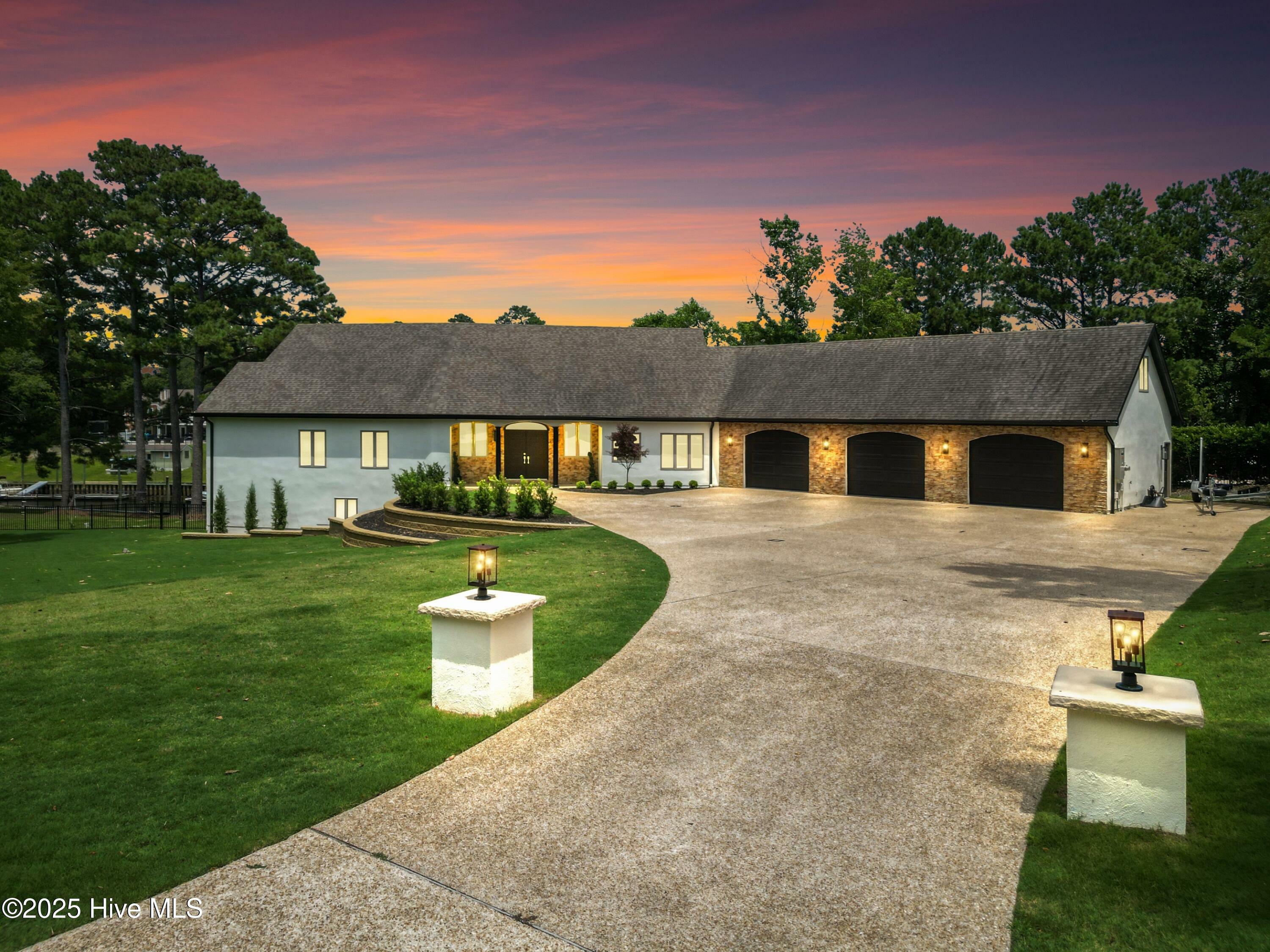 Property Photo: 304 Gull Road NC 28443