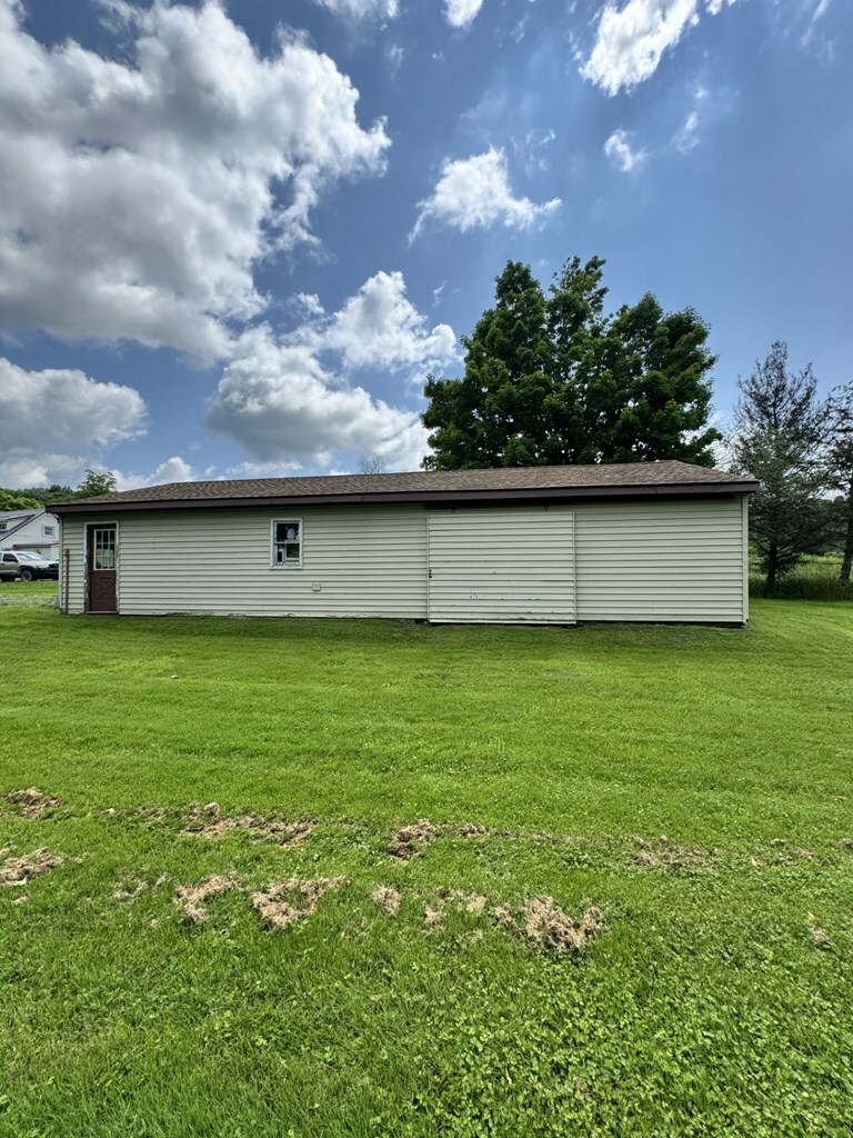 Property Photo:  18398 Rt. 6  PA 16749 