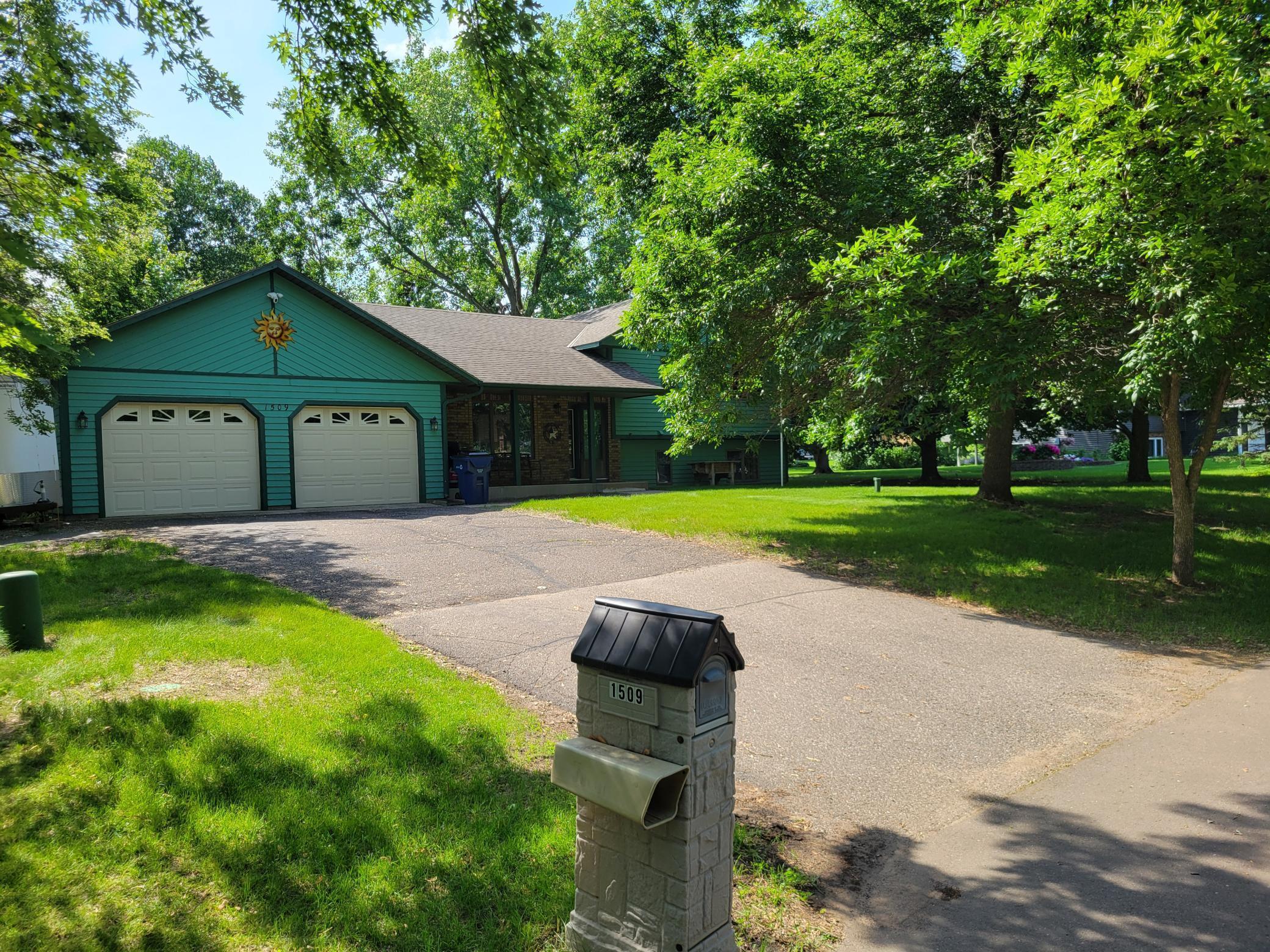 Property Photo: 1509 Oxford Lane MN 56303