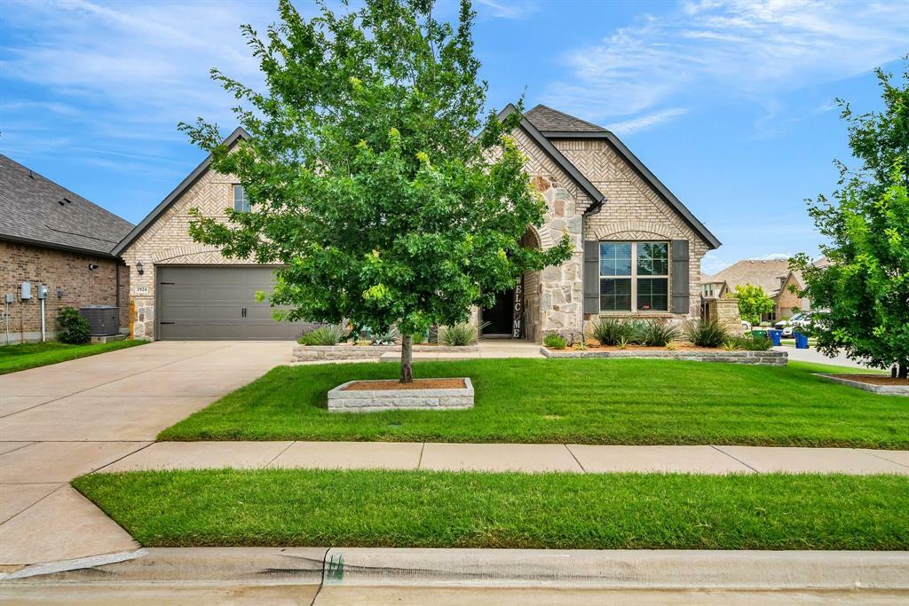 Property Photo: 1924 Ann Street TX 75009