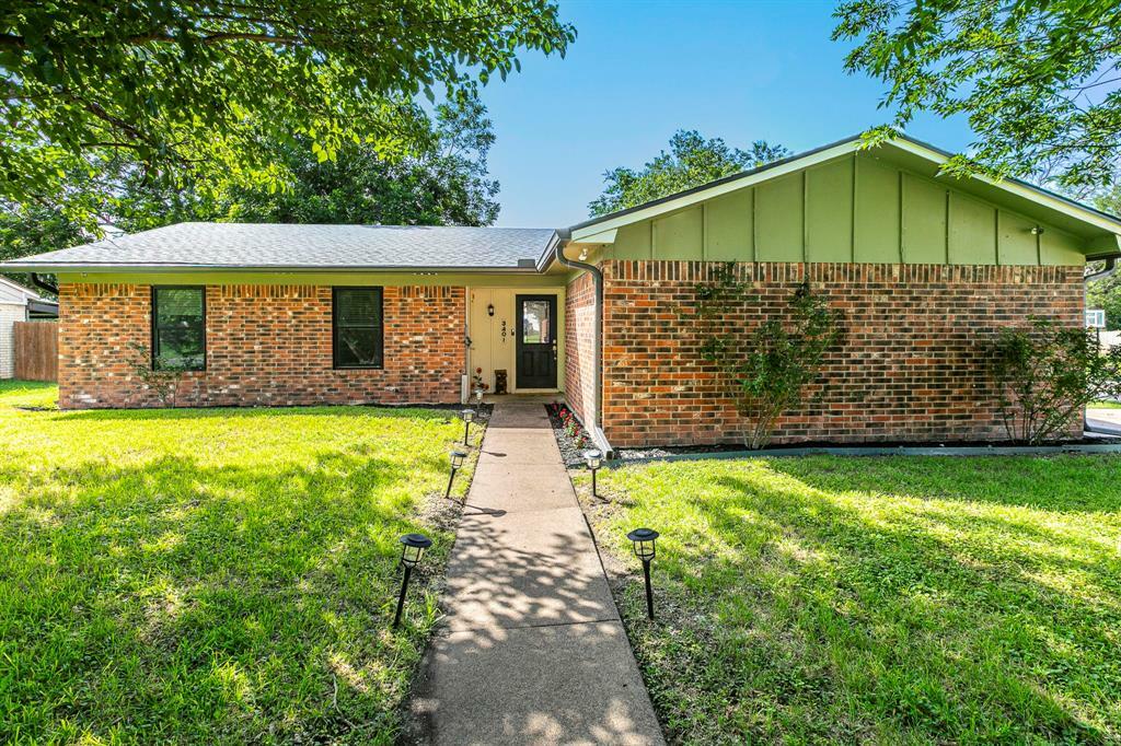 Property Photo: 3401 Medallion Circle TX 76706