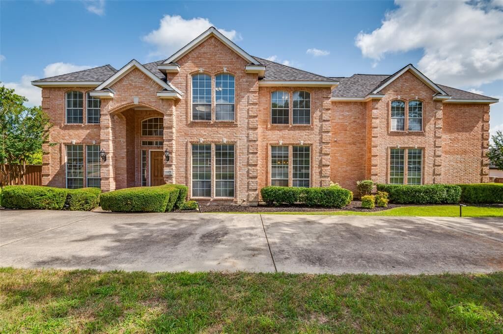 Property Photo:  1119 Shallow Bend Drive  TX 75115 