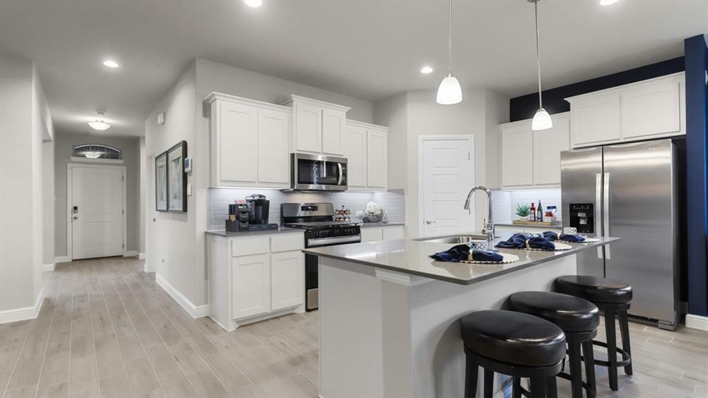 Property Photo: 609 Eagle Bend Lane TX 76028