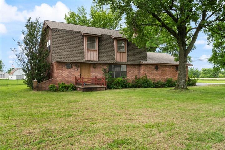 Property Photo:  1218 E Kenwood Street  AR 72761 