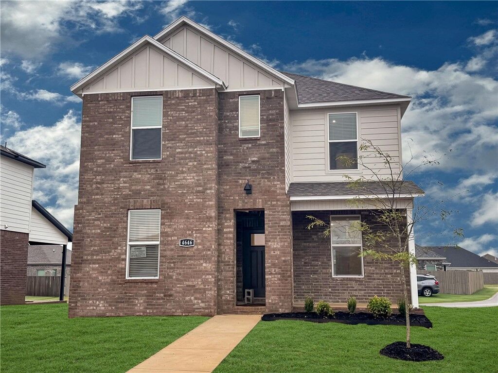 Property Photo:  4646 W Aurora Street  AR 72704 