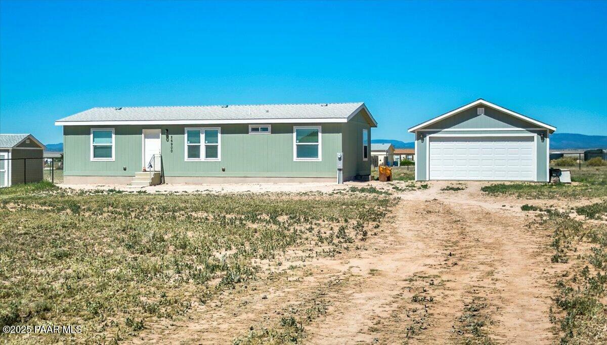 Property Photo: 26900 N Champagne Lane AZ 86334