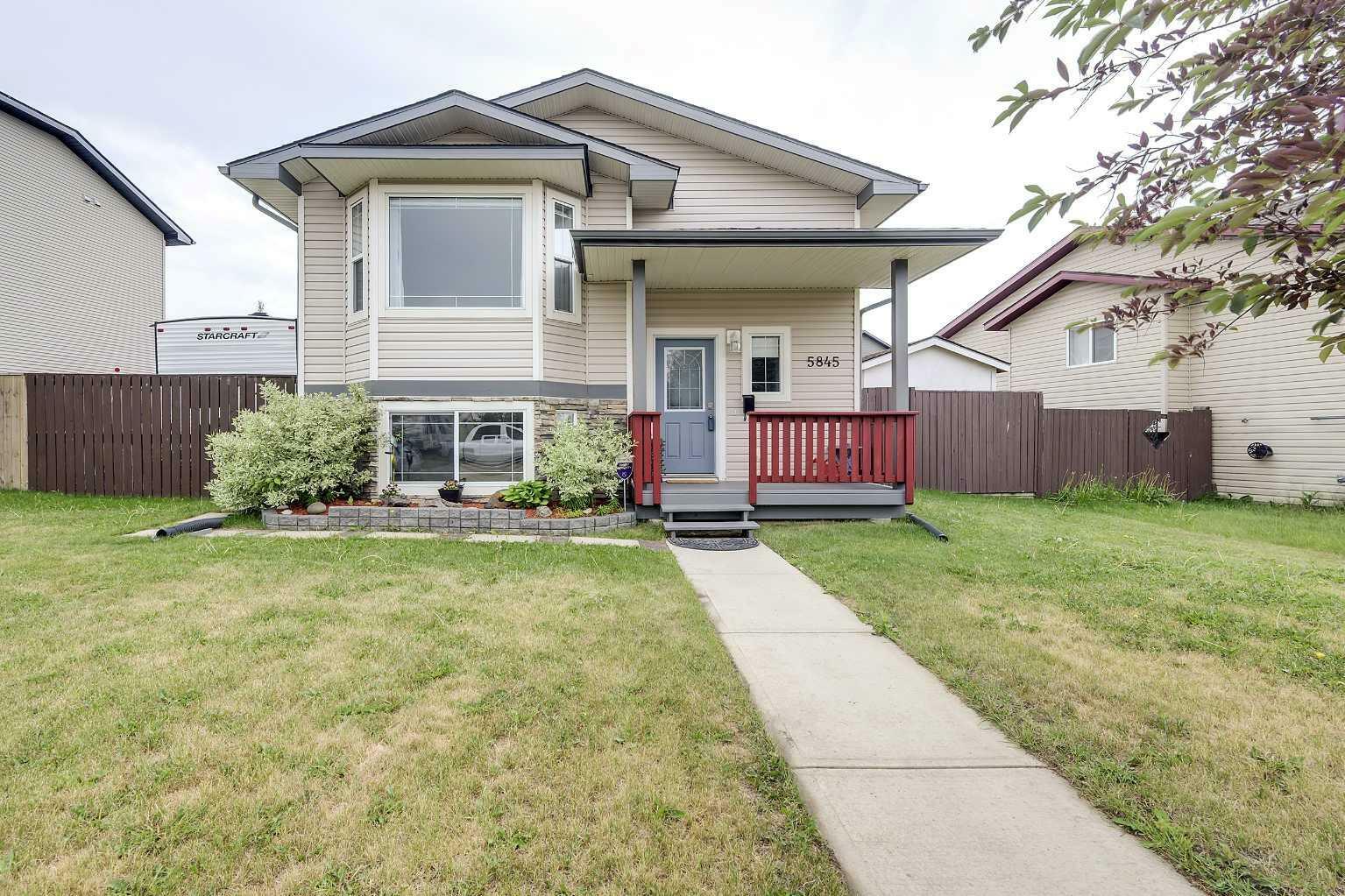 Property Photo: 5845 Park Street AB T4M 0H1