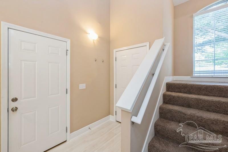 Property Photo: 2172 Hadleigh Hills Ct FL 32566