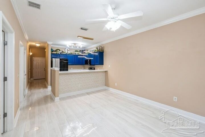 Property Photo: 2172 Hadleigh Hills Ct FL 32566