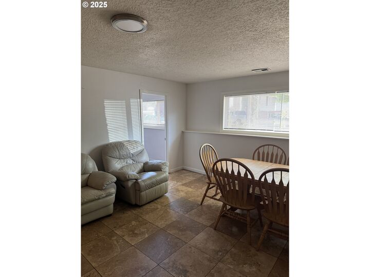 Property Photo: 13511 SE Market St OR 97233