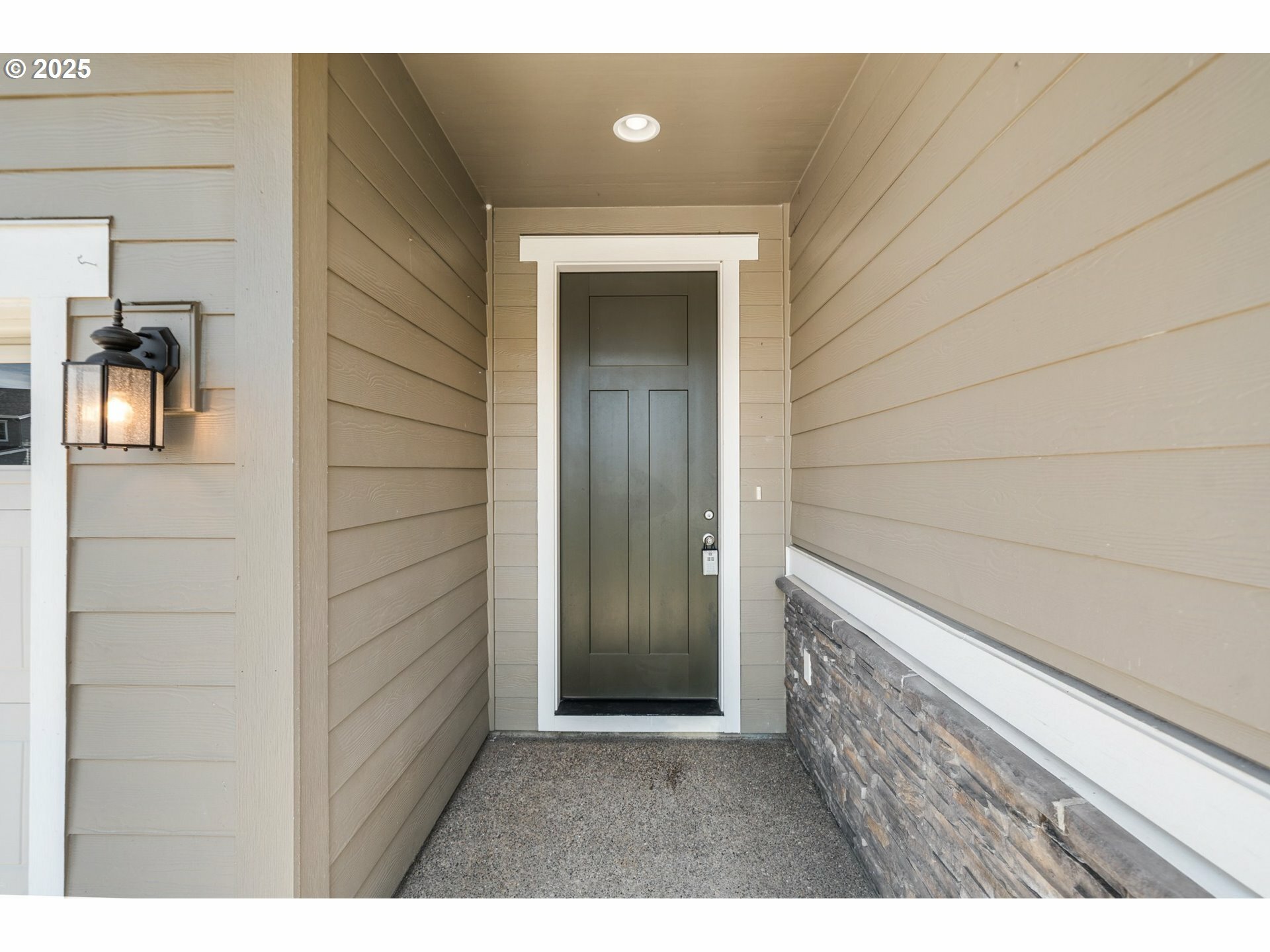 Property Photo: 2310 S Heather St OR 97113