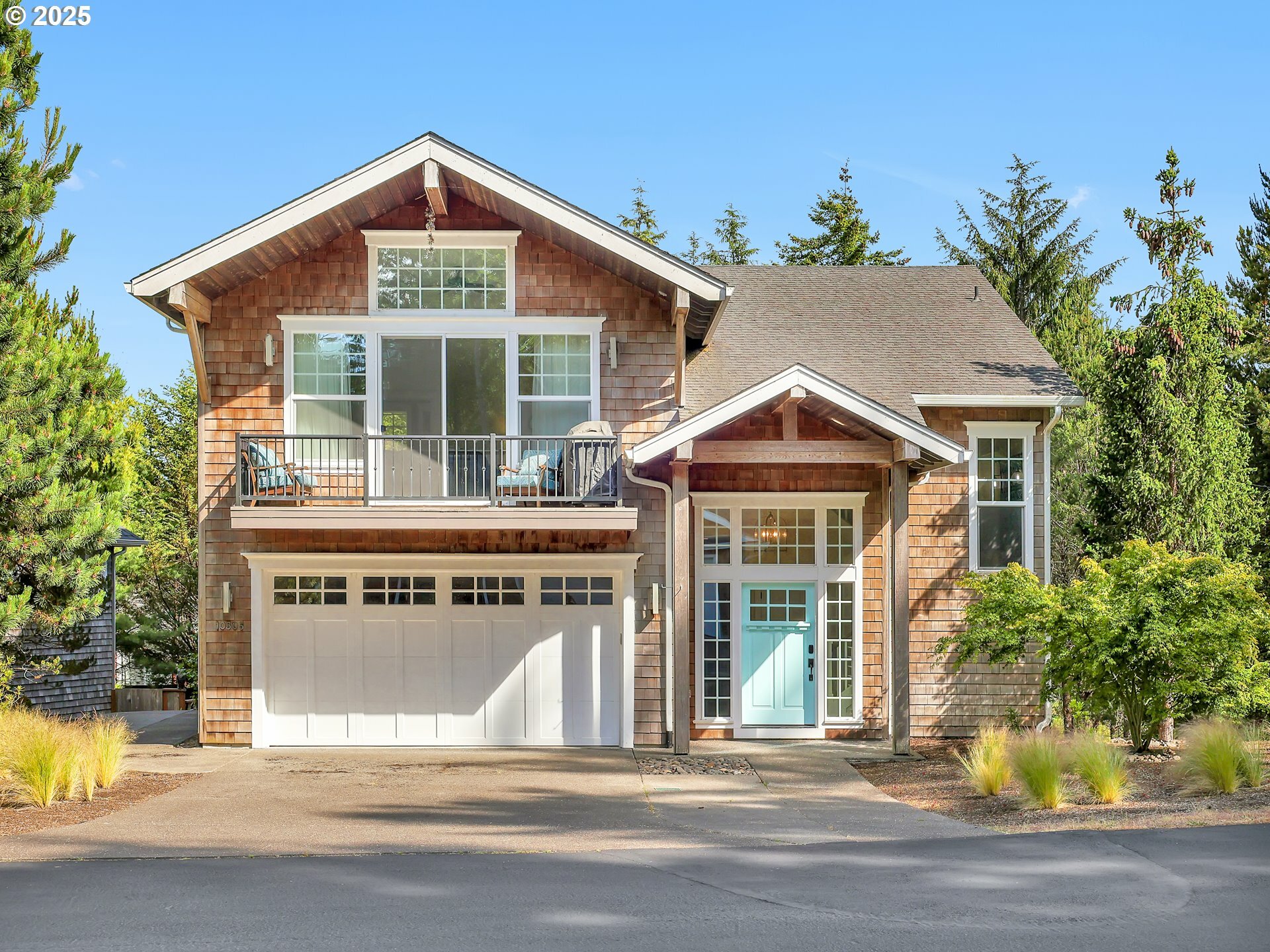 Property Photo:  10305 Pine Ridge Dr  OR 97130 