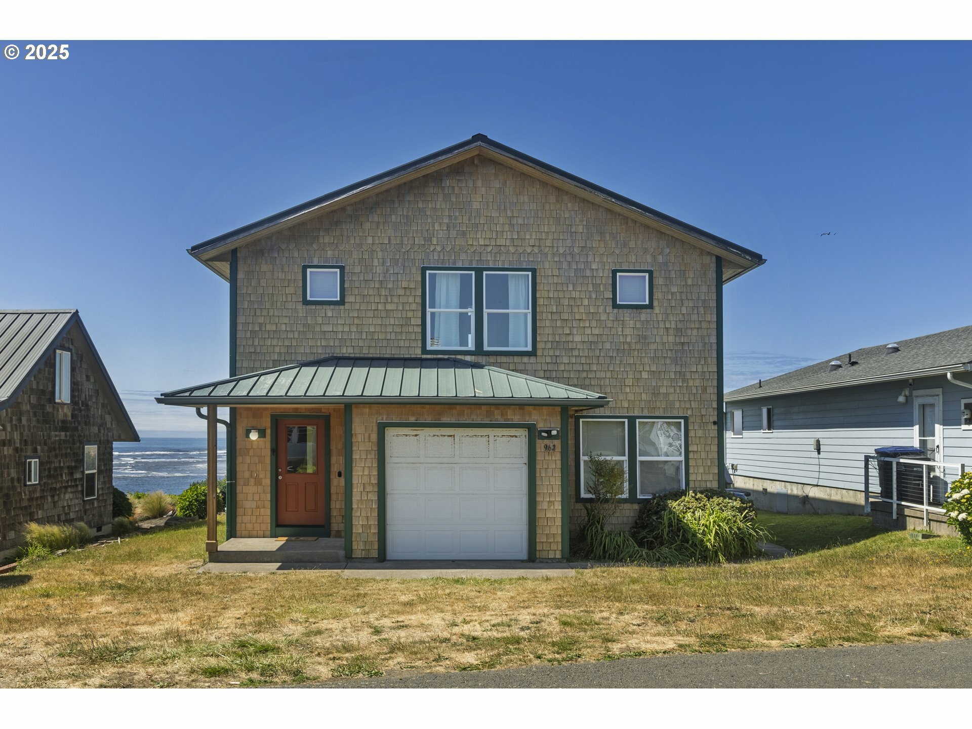Property Photo: 962 SW Waziyata Ave OR 97394
