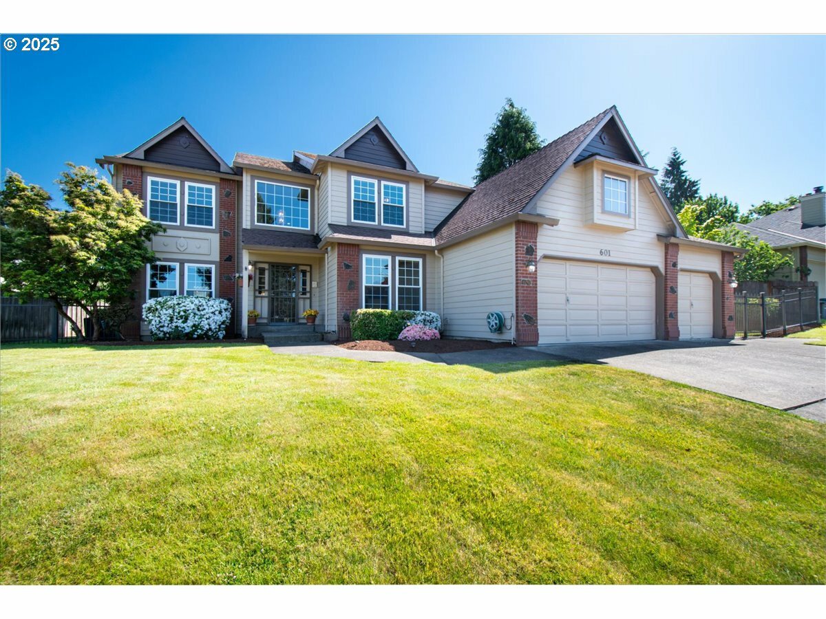 Property Photo: 601 NW 110th Way WA 98685