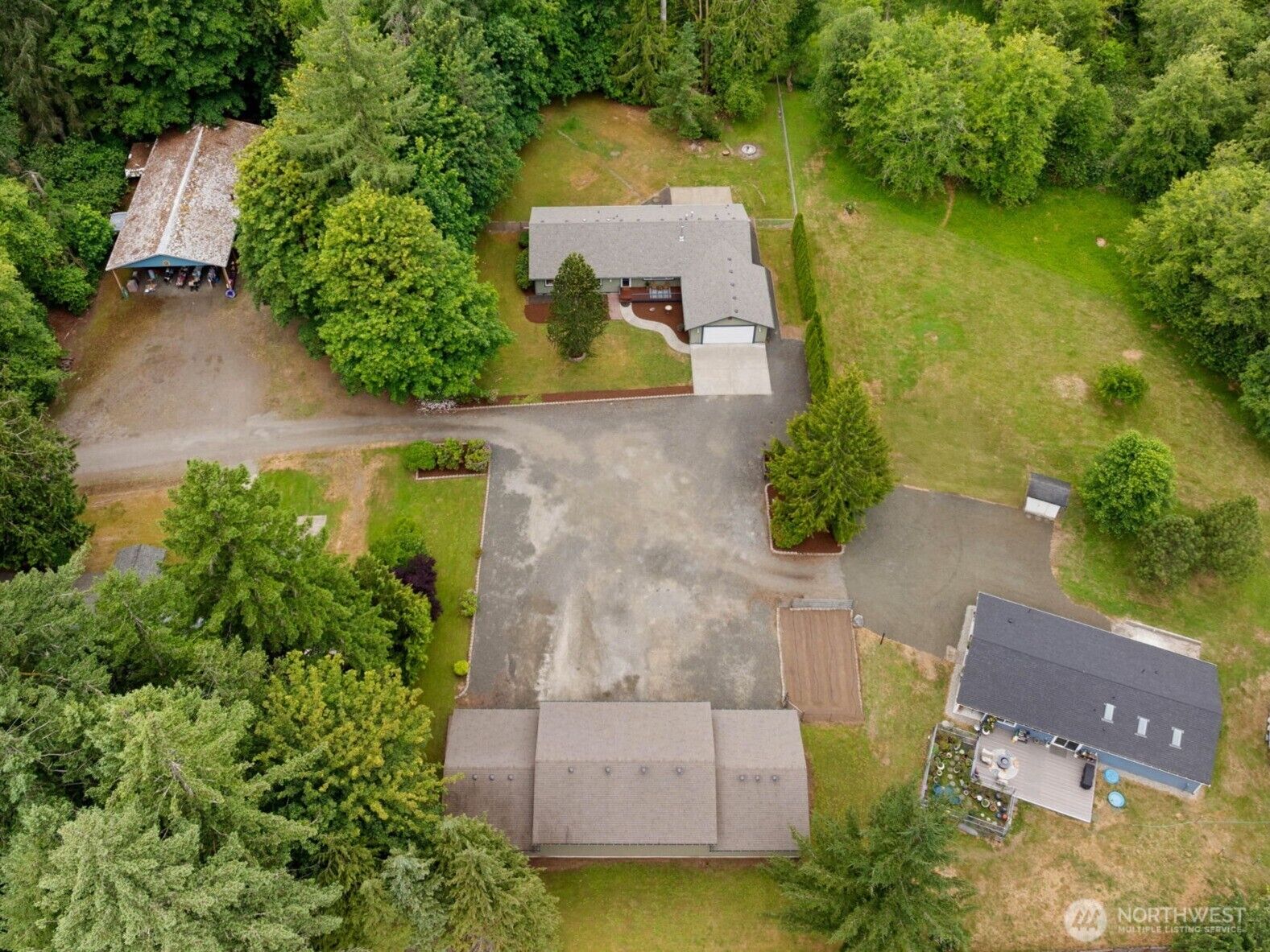 Property Photo: 7207 Lakeside St SW WA 98512