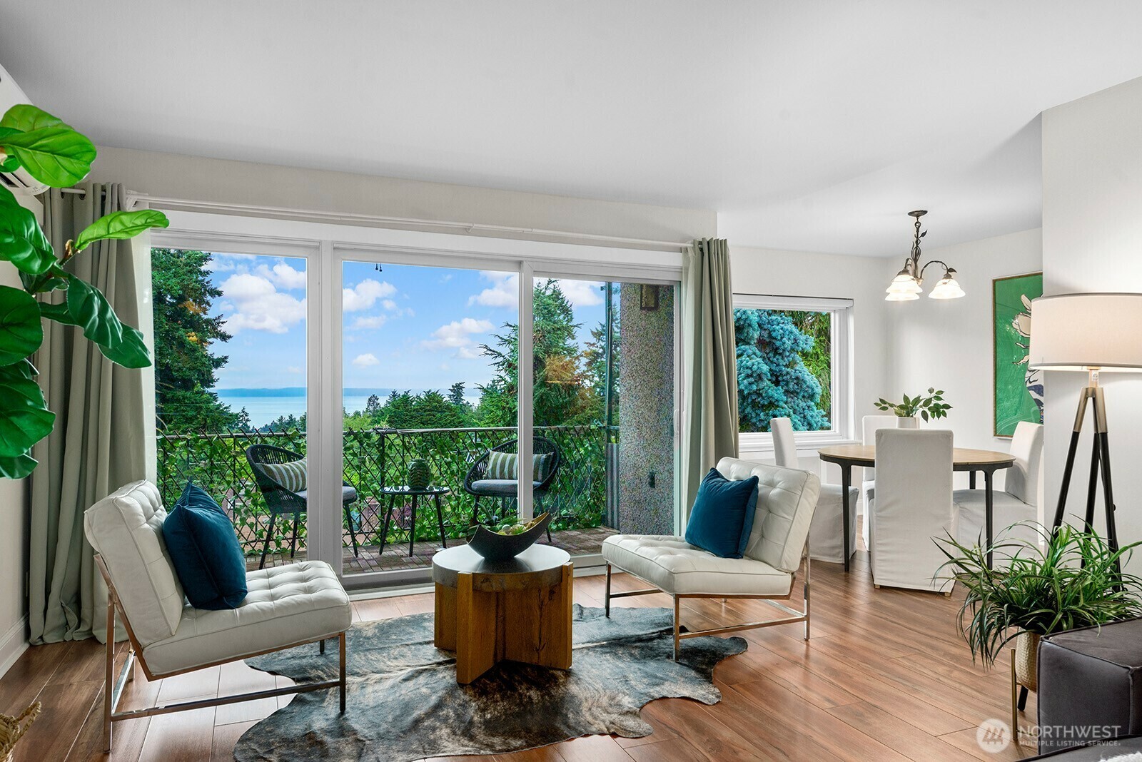 Property Photo: 11515 Greenwood Avenue N B WA 98133