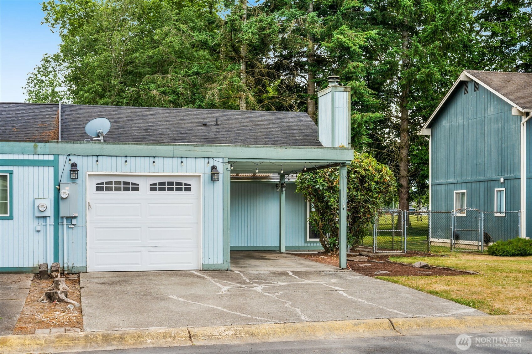 Property Photo: 1116 30th Street NE WA 98002
