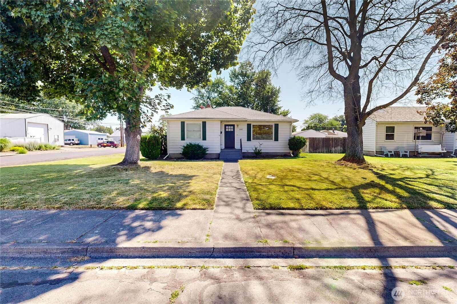 Property Photo: 1303 Modoc WA 99362