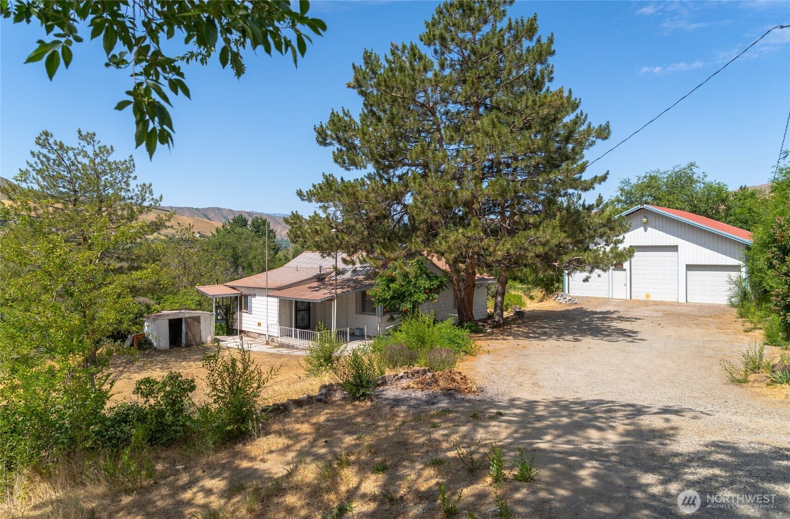 Property Photo:  1403  Lower Sunnyslope  WA 98801 