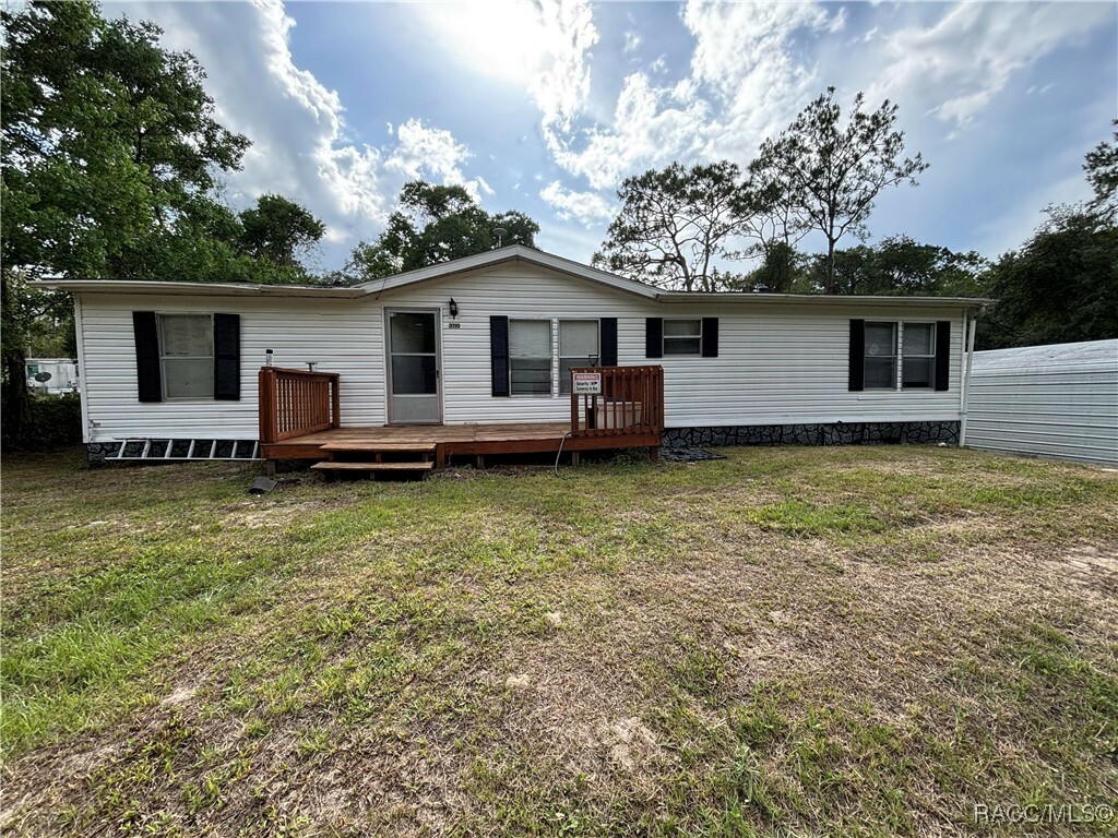 Property Photo: 3110 NE 147th Terrace FL 34488