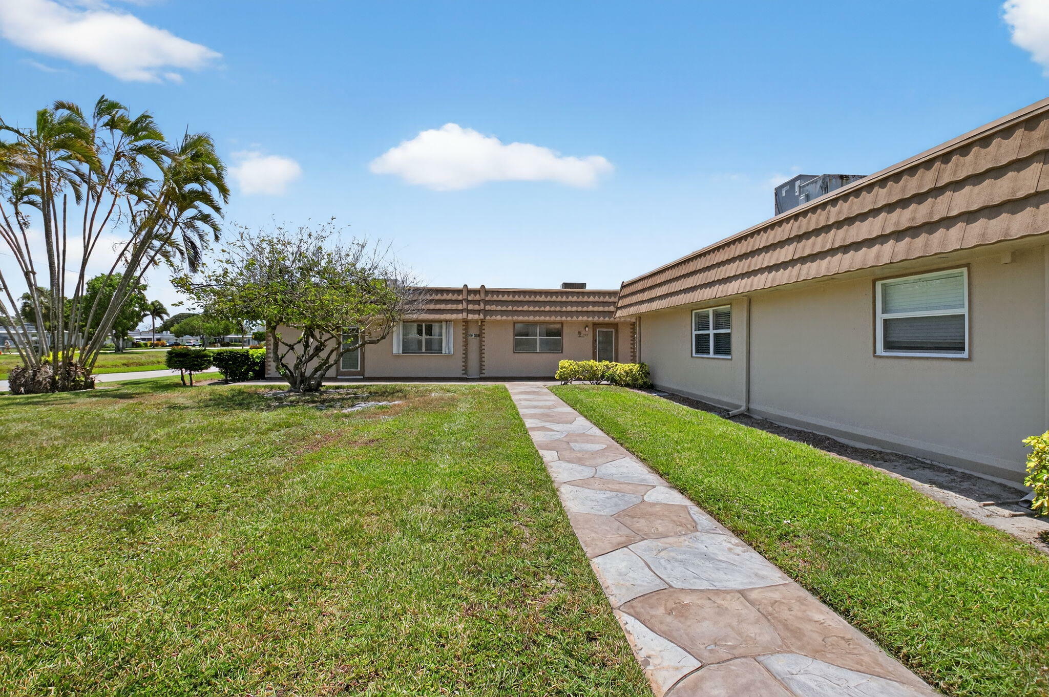 Property Photo: 360 Seville O FL 33446