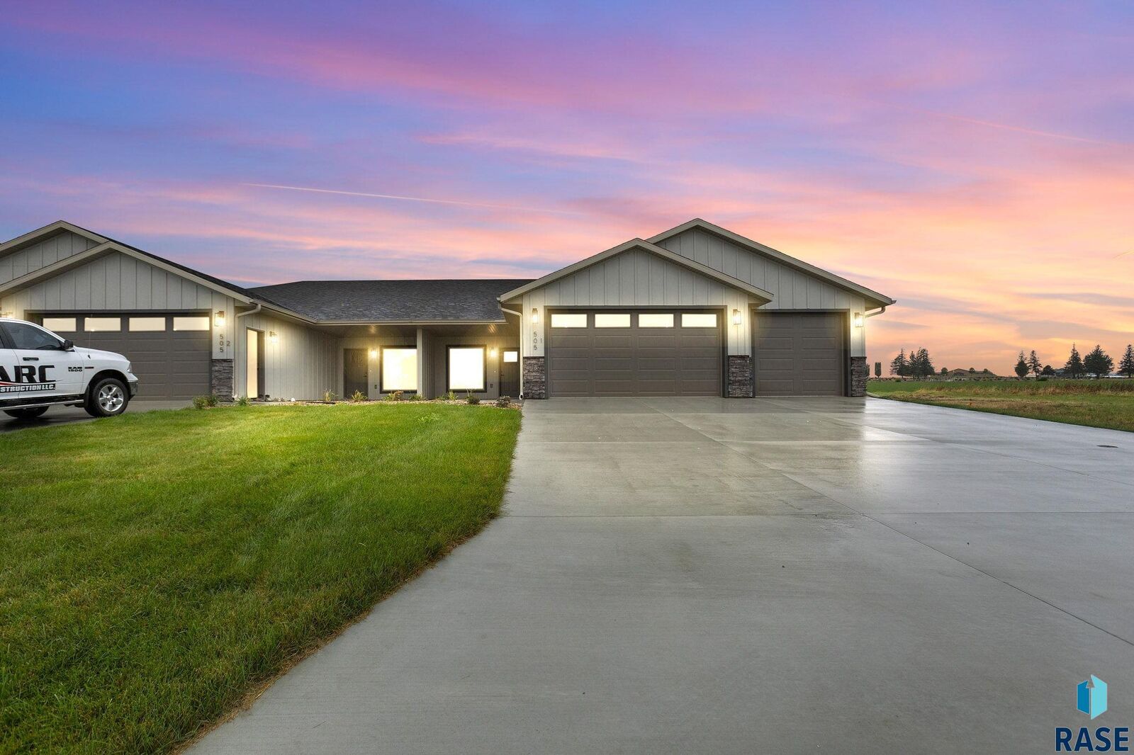 Property Photo: 505 Mill Pond Rd 1 IA 51246