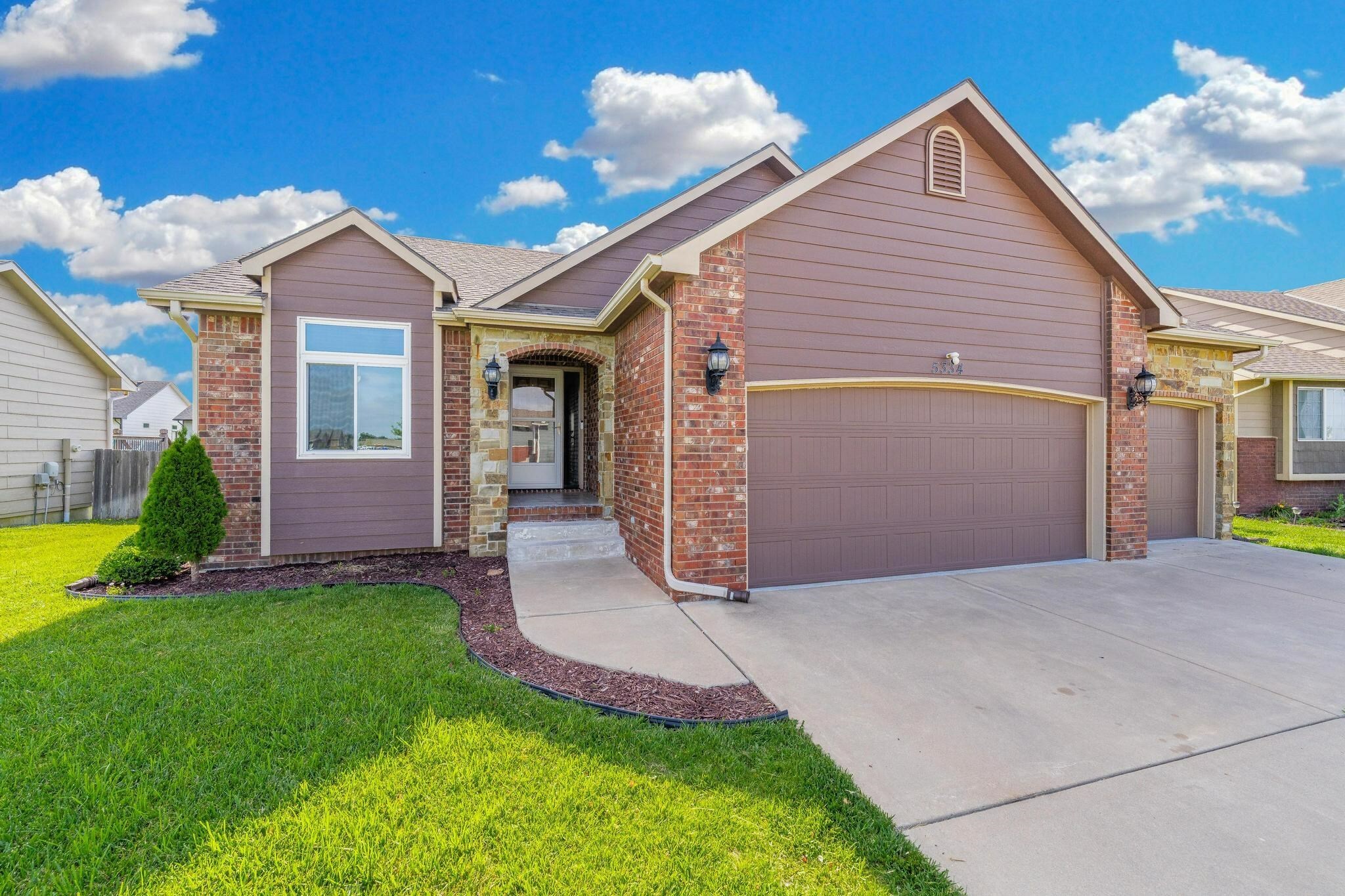 Property Photo: 5334 N Rock Spring St KS 67226