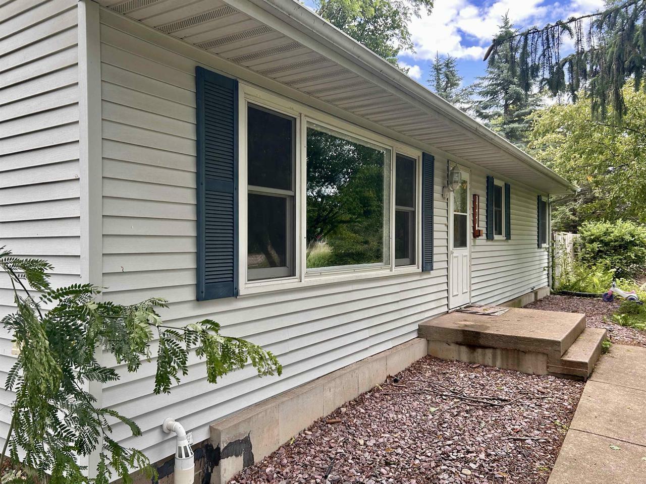 Property Photo:  1090 North Water Street  WI 53818 