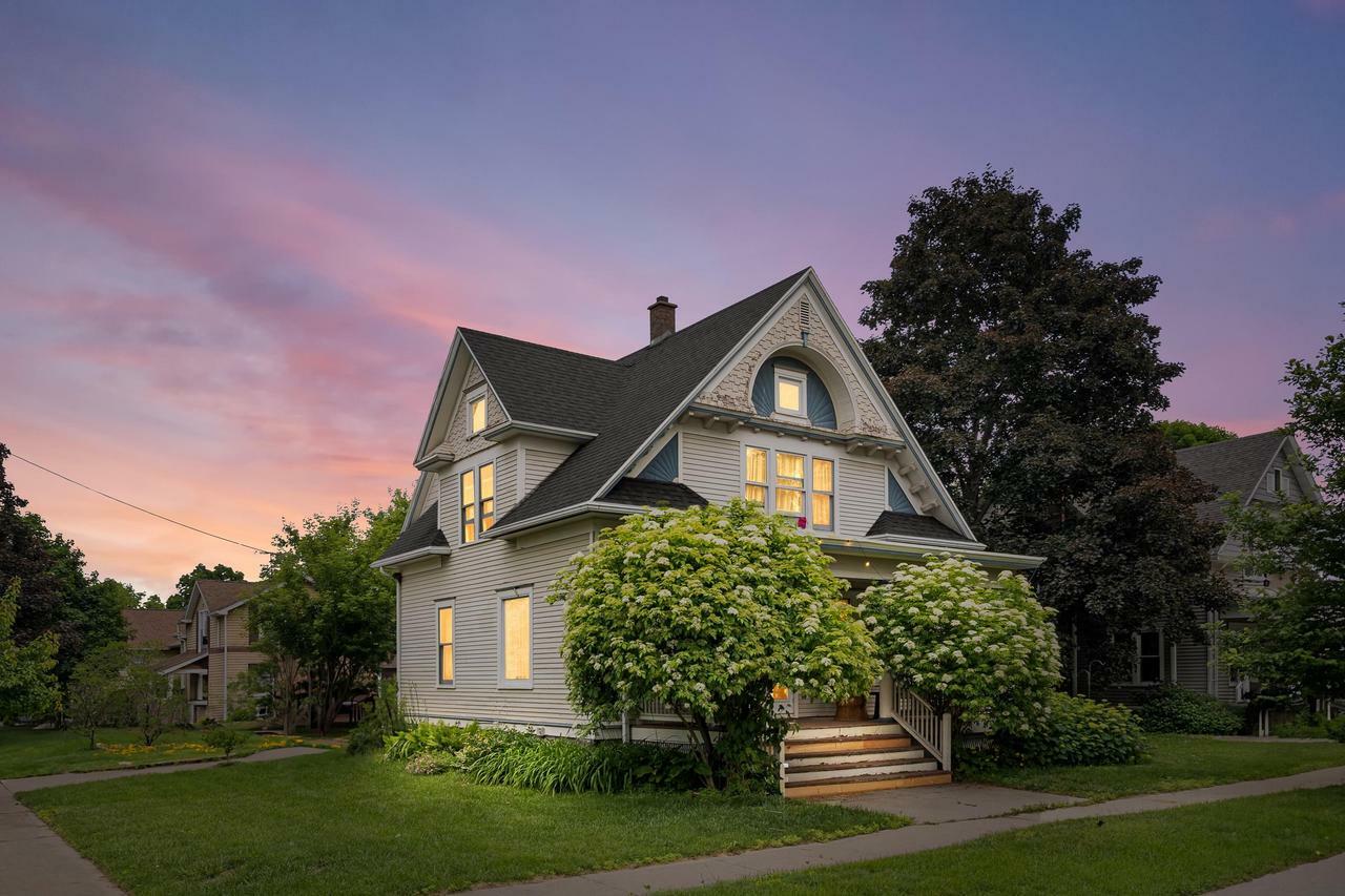 Property Photo: 163 East Noyes Street WI 54923